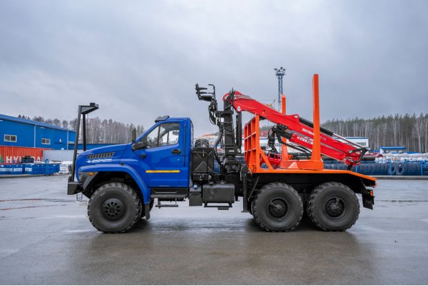 Лесовоз с манипулятором VM10L74 УСТ 5453 Урал NEXT 5557-6151-72