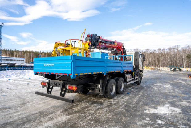 Бортовой автомобиль, УСТ 5453, с КМУ ИТ-200 (тросовый, люлька, бур)УСТ 5453 FAW 3250 (6Х6), КБ 4800 