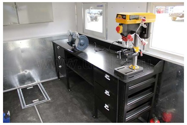 МРМ Камаз. Верстак с выдвижными ящиками 