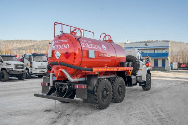  Автоцистерна вакуумная нефтепромысловая (АКН) АКН-10 КО УСТ 5453 Урал NEXT 4320-6951-72, доработка под ДОПОГ