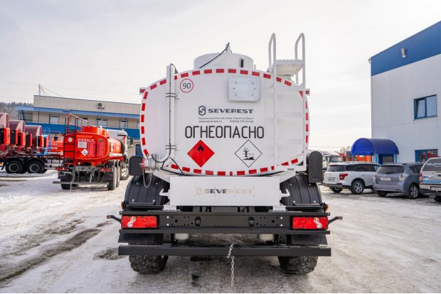 Полуприцеп-цистерна ППЦ 26-32-2НР УСТ 9465 рамная, насос, пневмоподвеска ССУ 1450