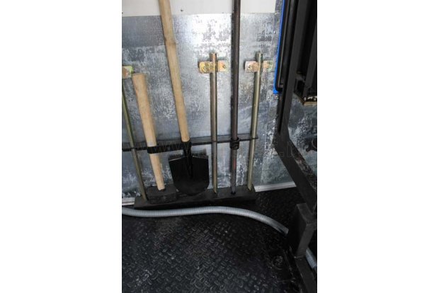 Автофургон. Шанцевый инструмент