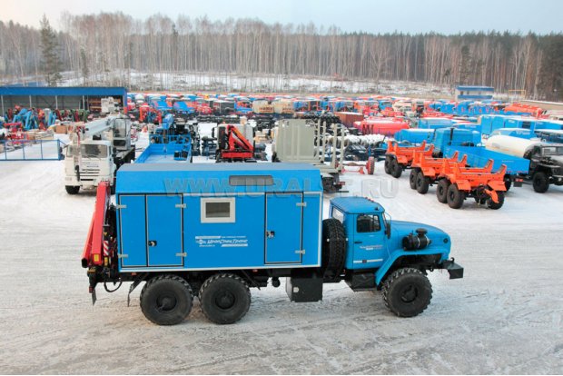 Маслостанция УСТ-5453 с КМУ Fassi F80 на шасси Урал 4320-60М