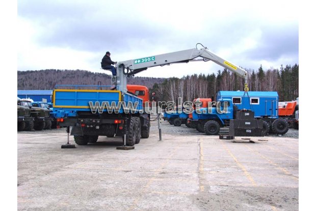 бортовой камаз с кму ИФ 300