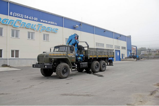 Урал бортовой 4320-60 с КМУ ИМ-240