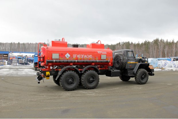 Автотопливозаправщик АТЗ-11Б-2 УСТ-54538