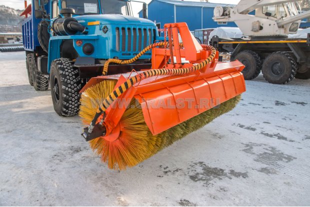 Щетка для подметания дорог