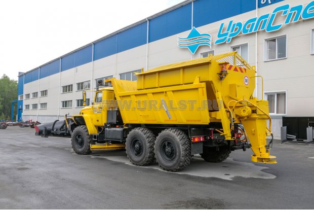 Автомобиль специализированный для содержания дорог Тройка 2000-15 Урал 55571-72