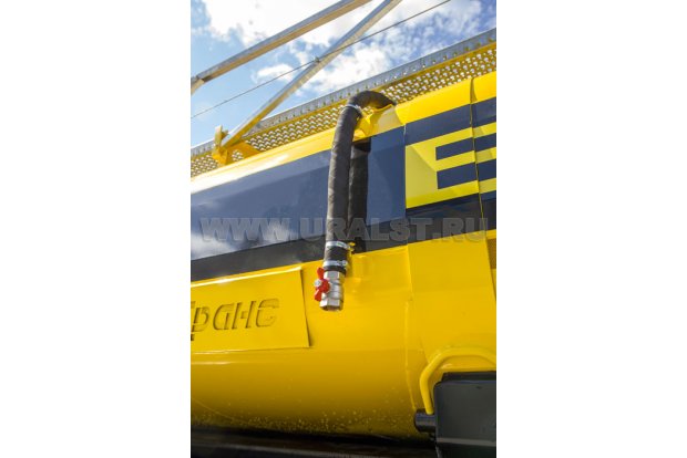 Шланг для слива разлитых нефтепродуктов