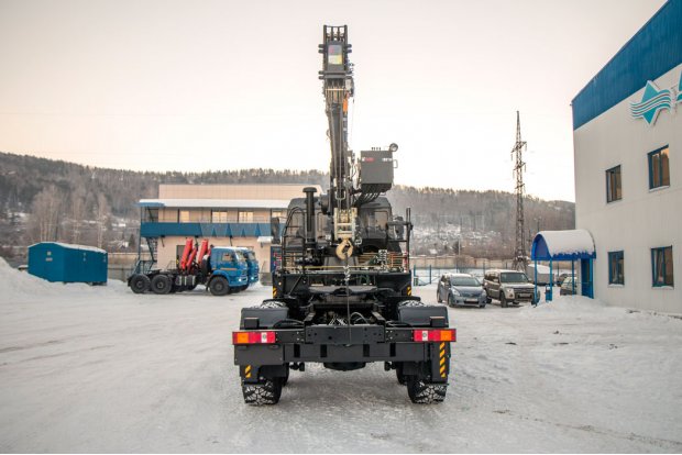 Седельный тягач Урал 44202-82М с крано-манипуляторной установкой HIAB 190TM (тросовый)