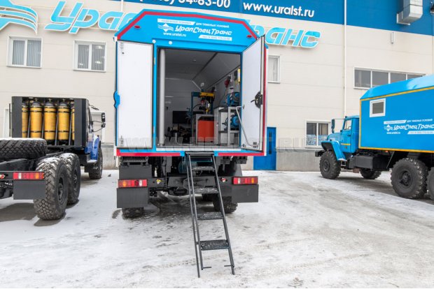 Вход в фургон