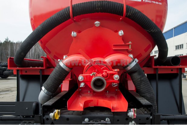 Ревизионный люк 