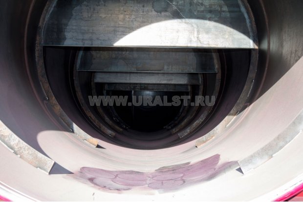 Открывающееся днище