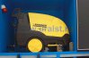 Аппарат KARCHER в нише передвижной мастерской