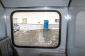 Глухое окно в пассажирском отсеке
