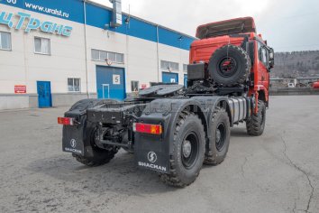 Седельный тягач SHACMAN 6х6 на односкатной ошиновке 425/85R21