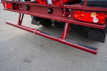 Заднее защитное устройство