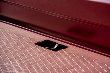 Проушины с петлями для увязки груза