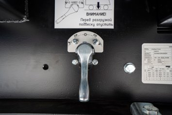 Кран управления подвеской и подъемной осью