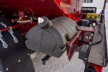 Бак для воды с краном и дозатором под жидкое мыло