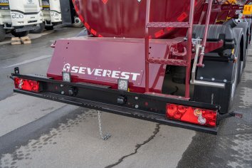 Заднее защитное устройств