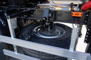 Держатель запасного колеса