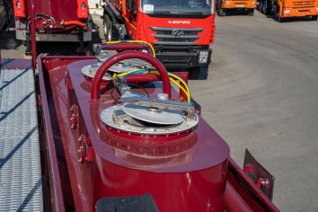 Заливные горловины в едином коробе