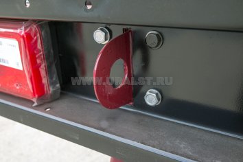 Буксировочная проушина