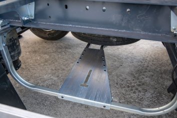 Место для запасного колеса тягача