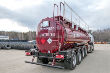 Лестница на площадку обслуживания