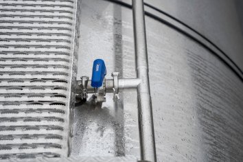 Управляющий кран моющей головки