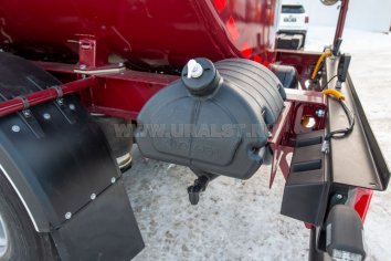 Бак для воды с краном и дозатором под жидкое мыло