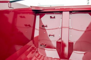 Ступени на переднем борту