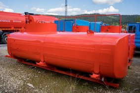 Цистерна с надрамником АТЗ-11Б