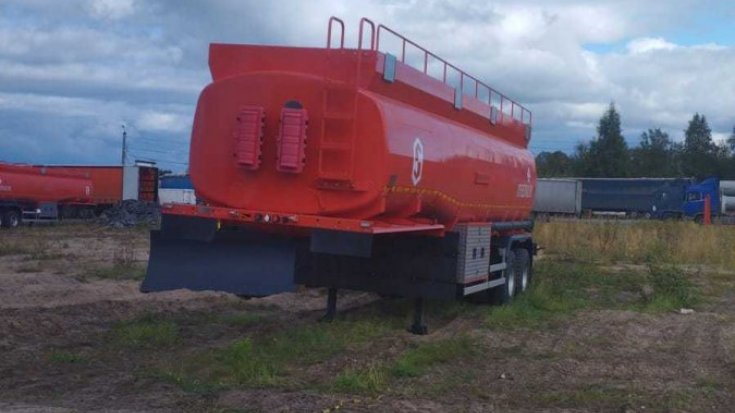 Полуприцеп цистерну ППЦ 40-24Д-4 УСТ 9465 5 мм ССУ 1400 в работе