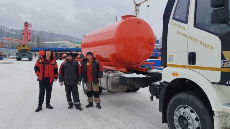 Купил цистерну с надрамником МВ (АКН) 10 УСТ Камаз 43118 Урал