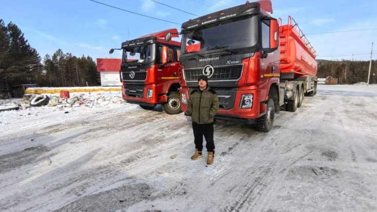 Тягач УСТ SHACMAN SX42586 (6х6) ССУ 1630 ДОПОГ (2 ед.) + полуприцеп цистерну ППЦ 40-24Д-3 5 мм ССУ 1400 (колымбак) (2 ед.) в  работе