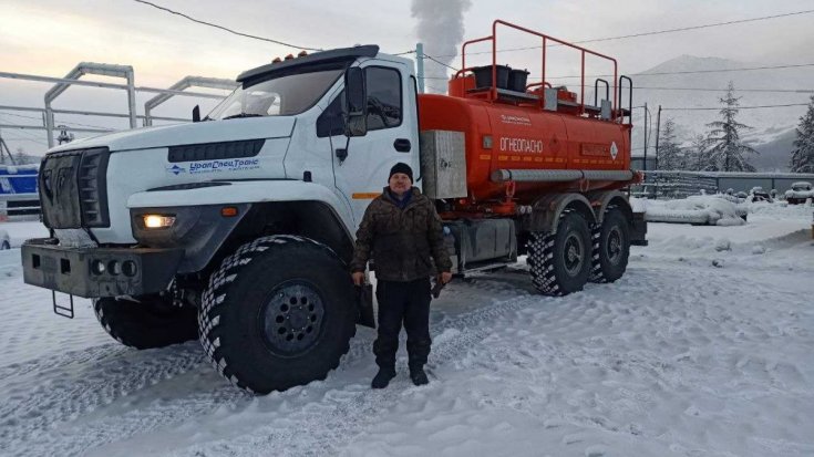 Автотопливозаправщик АТЗ-11-2Б Урал NEXT 4320-672 ДОПОГ, УВЭОС в работе