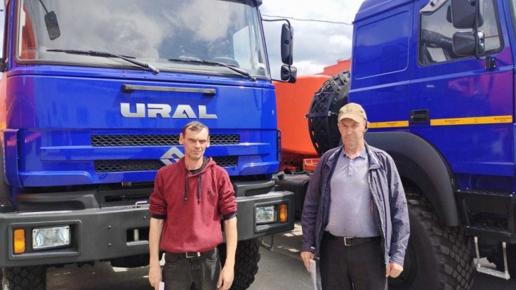 Купил седельный тягач УСТ Урал 44202-82Е5 ДОПОГ, гидрофикация, УВЭОС + автотопливозаправщик АТЗ-11Б УСТ Урал 4320-80 ДОПОГ, УВЭОС