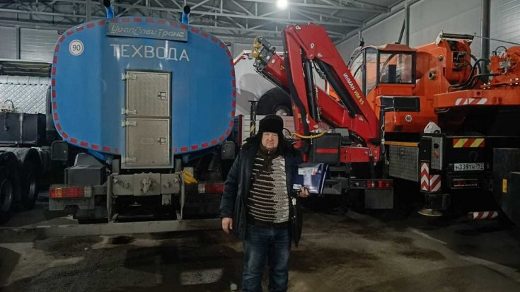 Автоцистерну АЦВ-19ТНО, FAW 3250 (6х6), КБ 4800 + ПАРМ с КМУ ИМ-95 Урал 4320-60,  в работе