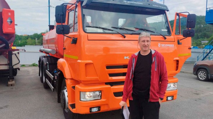 Купил автотопливозаправщик АТЗ-11Б