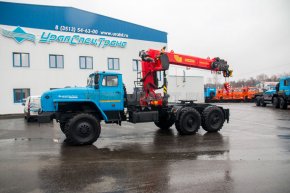 Седельный тягач Урал 4320 с краном-манипулятором ИТ-200